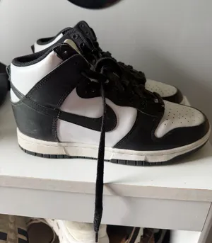 Nike Dunk High Panda thumbnail 1