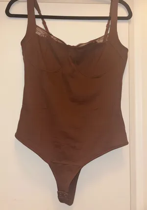 Brown bodysuit with lace detailing Size M thumbnail 1