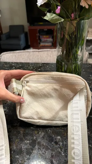 Lululemon Belt Bag thumbnail 2
