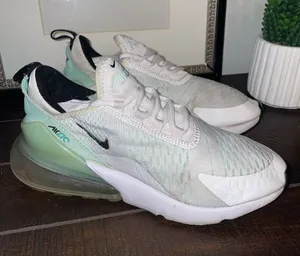 Nike Air Max 270 Sneakers White & Mint Foam Size 7.5 DQ7652-100 thumbnail 1