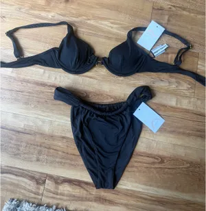 Dippin' Daisy's Bikini Set thumbnail 1