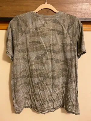 American Eagle Outfitters Light Camouflage V Neck T Shirt thumbnail 2