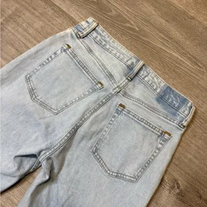•Abercrombie & Fitch• The Skinny High Rise Jeans thumbnail 3