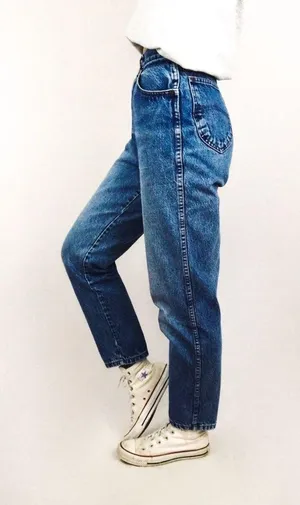 Vintage Chic High-Waisted Denim | Size 29 thumbnail 8