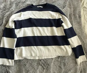 Abercrombie Sweater thumbnail 2