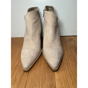 Vince Camuto Boots Womens Size 9 Beige Suede Ankle Block Heel Booties VC-GRENDAN thumbnail 2