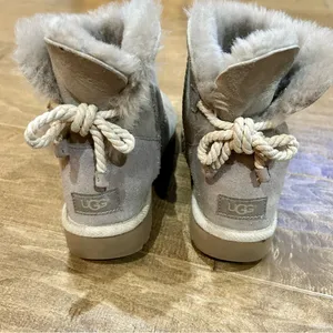 UGG Women’s Mini Bailey Bow II Boots Grey Size 8 EUC thumbnail 3