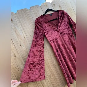 Chloah womens Velvet dress size small Maroon Bell sleeve Soft Spring‎ Summer thumbnail 2