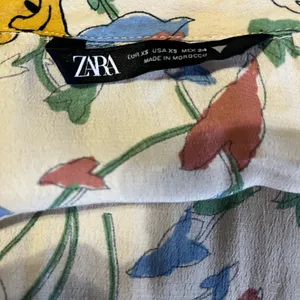 Zara Floral Button Up Collard Long Sleeve Midi Dress Size XS thumbnail 5