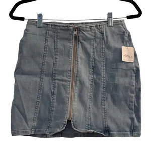 Free People We The Free Starwash Mini Skirt 4‎ Light Blue Denim Front Zip New thumbnail 2