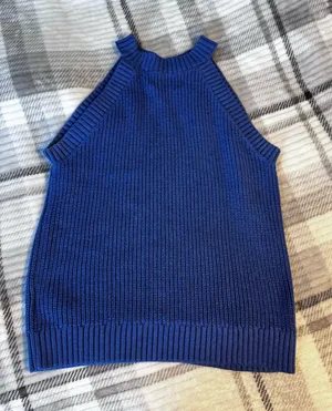 Old Navy Sweater tank thumbnail 1