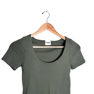 Dynamic Body Suit Green Scoop Neck One Size Short Sleeve Built In Bra Style 1291 thumbnail 2