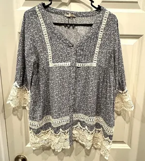 Entro Womens Blue‎ Floral Crochet Lace Trim Button Front Boho Blouse Small thumbnail 1