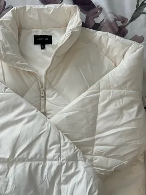 White Puffer Jacket Size L thumbnail 2