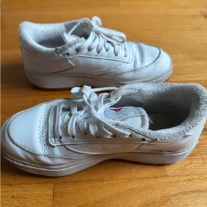 Reebok Classic Leather Sneakers White with Gum Sole thumbnail 5