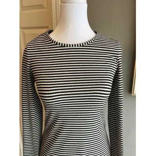 Divided H&M Black and White Stripe Dress BodyCon Crewneck Size 6 Preppy Minimal thumbnail 2