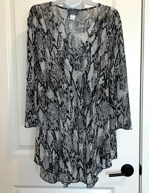NWOT! Jordan Taylor Snake Print Sheer Coverup Size L thumbnail 1