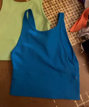 tank tops Multiple Size 4 thumbnail 1