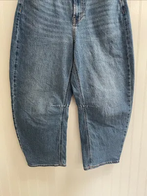 OLD NAVY High-Rise Wow Barrel Leg Jeans Medium Wash Denim Size 6 Short thumbnail 9