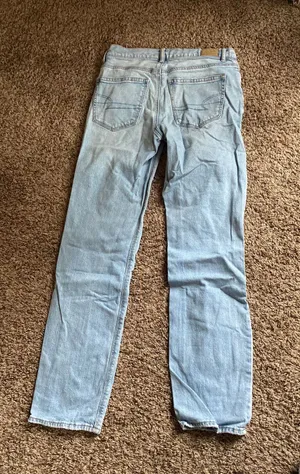 American Eagle Light Wash Jeans thumbnail 1
