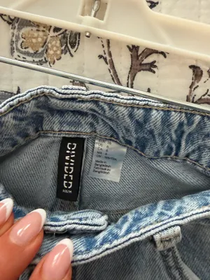 H&M Jeans High-Waisted thumbnail 3