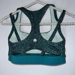 Lululemon Splendour Sport Bra‎ Flashback Static Seamist Forage Teal Green Size 4 thumbnail 2