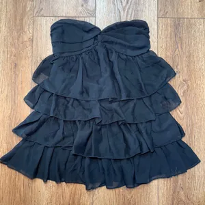 Missguided Black Strapless Tiered Ruffle Mini Dress Sweetheart Neckline Size S thumbnail 1
