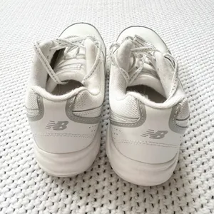 New Balance 411 Comfort Ride WA411LW1 White Walking Shoes Sneakers 7.5D Wide Wmn thumbnail 5