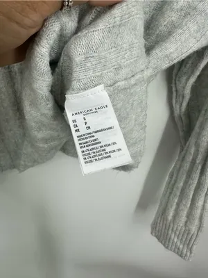 American Eagle Gray Cropped Lightweight Sweater Size Small thumbnail 6