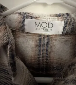 Mod On Trend Oversized Flannel thumbnail 2