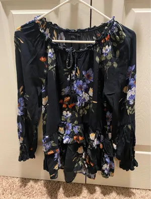 American Eagle Top‎ thumbnail 1