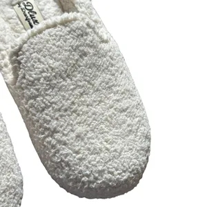 Dearfoams Women's Cream Memory Foam Slippers thumbnail 8