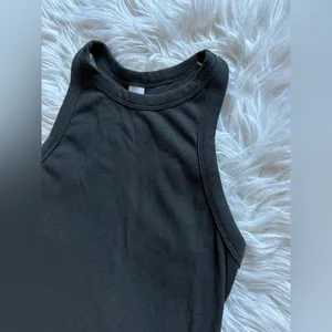 Old Navy ribbed active tank thumbnail 2
