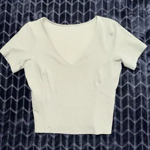 Lululemon Women's Align Tee Green Slim Fit Cropped Length Nulu Size 4 thumbnail 1