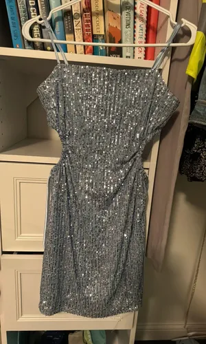 Dress thumbnail 1
