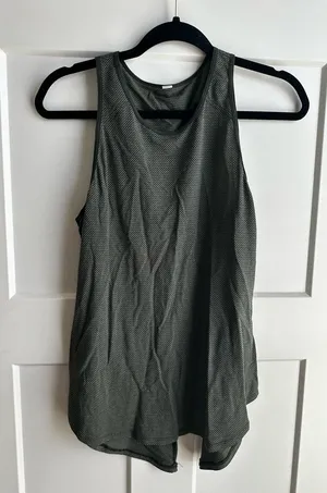 Lululemon tank size 6 thumbnail 1