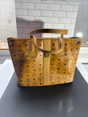 MCM Reversible Liz Shopper in Visetos thumbnail 2