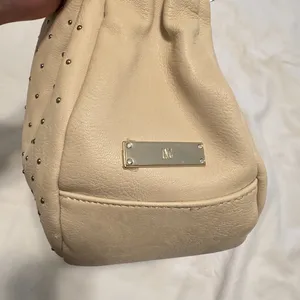 INC INTERNATIONAL CONCEPTS Ivory Studded‎ hobo shoulder bag gold chain crescent thumbnail 4