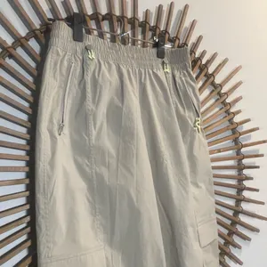 Athleta Women’s Beige Cascade Cargo Poplin Cinch Pants Gorpcore Outdoors Sporty thumbnail 7