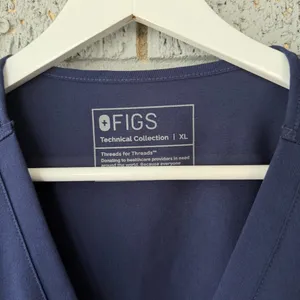 Figs Casma Three-Pocket Scrub Top Navy Blue Size XL thumbnail 4