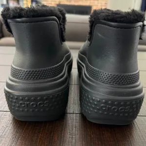 Crocs Stomp Lined Boot Women 10 Men 8 Black Faux Fur Platform Ankle Bootie Boots thumbnail 5