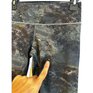 Lululemon Wunder Under Radiant Multi Marble Size 8 (note flaw) 27” inseam thumbnail 4