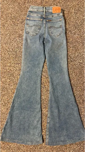 Lee Flare Jeans thumbnail 3