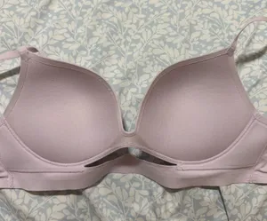 Victoria's Secret Bra thumbnail 3