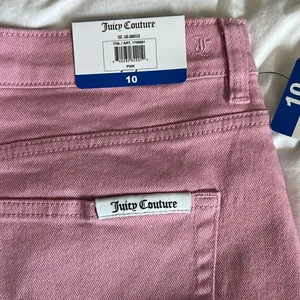 Juicy Couture Pink Denim Jean shorts, Size 10, 4” inseam, NWT thumbnail 5