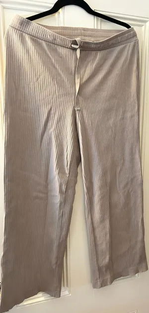 H&M Pants thumbnail 1
