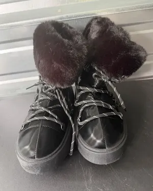 Patent Leather Quilted Black Snow‎ Boots with Fur Size 8.5 B-2 thumbnail 1