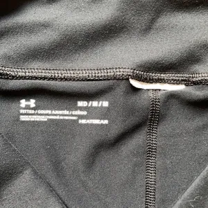 Under Armour‎ fitted Capri leggings black and white size medium thumbnail 3