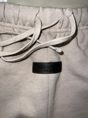 Fear of god Essentials Women Smoke Shorts thumbnail 4