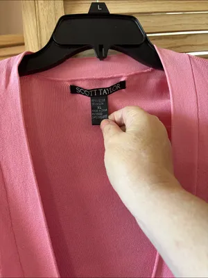 Scott Taylor Pink Button thumbnail 3
